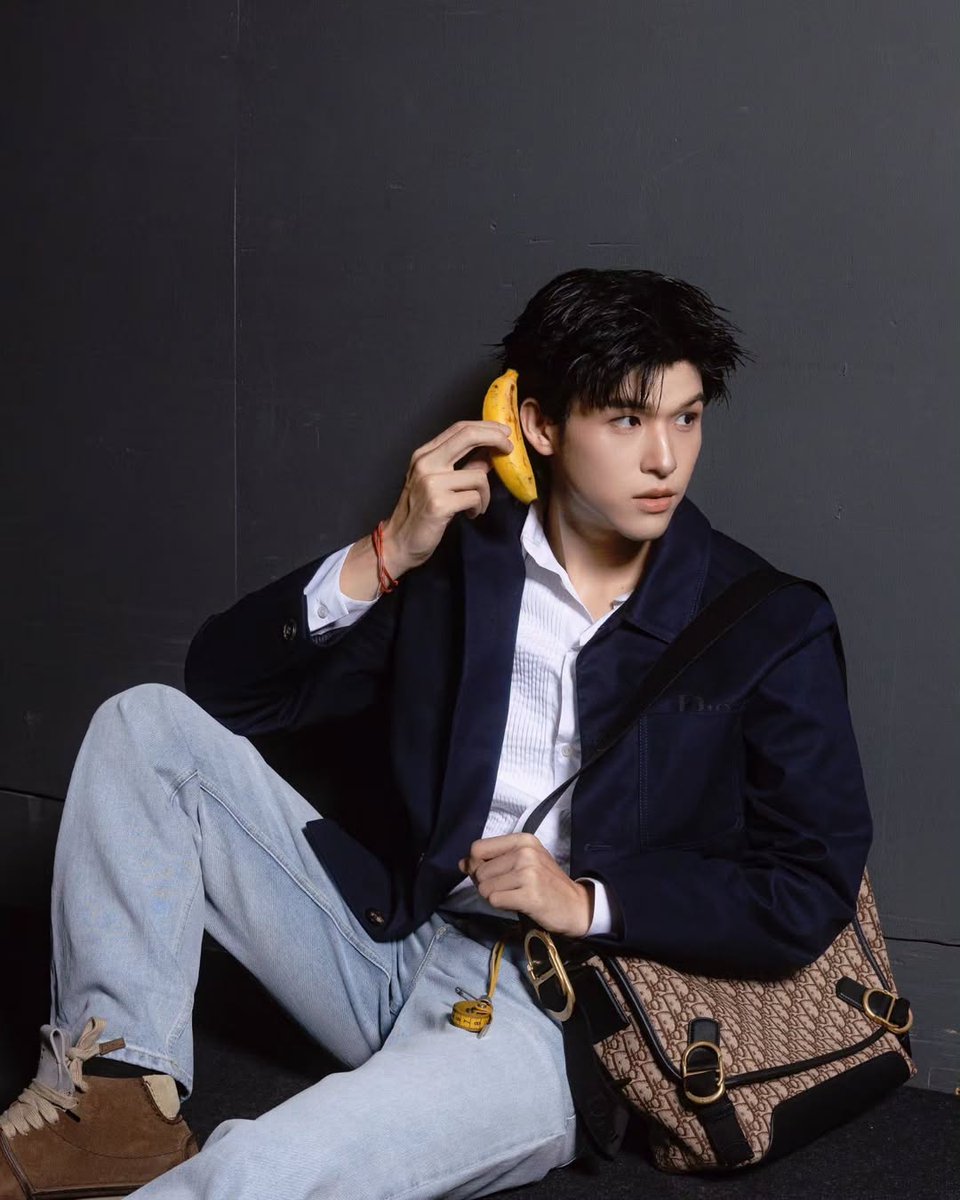 Banana Song Lyrics and Emojis 2