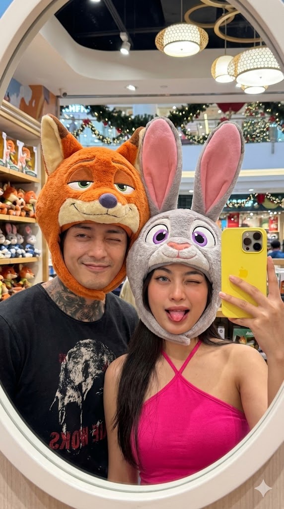 Zootropolis Couple Mirror Selfie Prompt 3