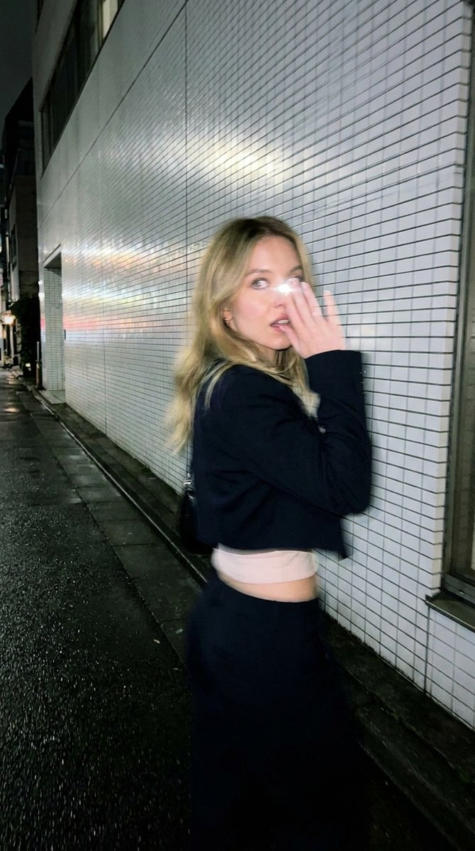 Candid Tokyo Smartphone Night Photo 2